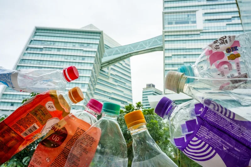 陽光行動／企業永續 回收寶特瓶製愛心傘