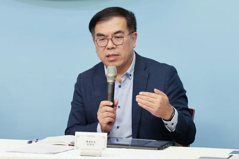 碳有價今年上路 彭啓明：將要求進口廠商試申報碳足跡